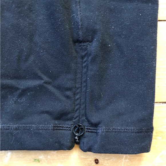 Black LuLu Lemon Leggings - Picture 3 of 4